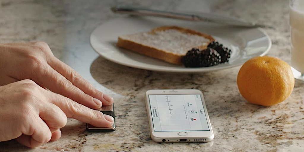 alivecor-kardiamobile-6-lead-personal-ek-3.jpg